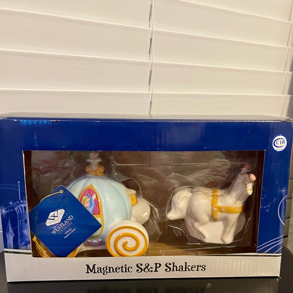 Disney Cinderella salt & pepper shaker